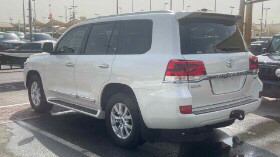Toyota Land Cruiser - Image 4