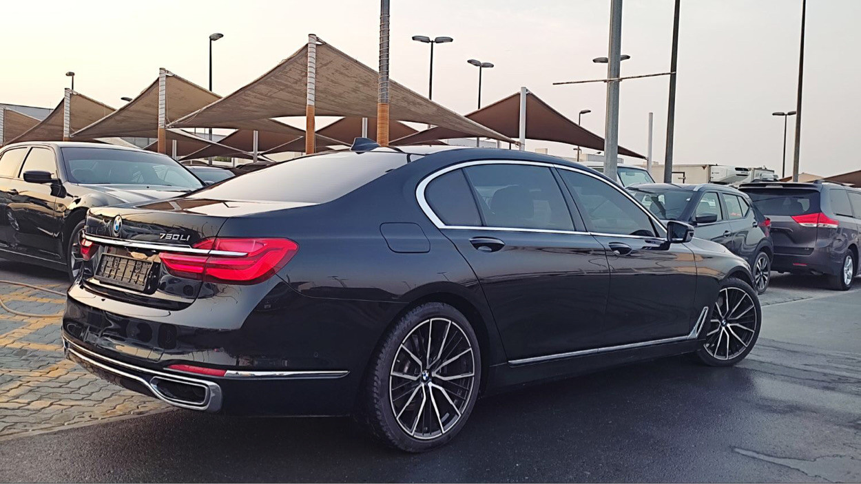 BMW 7-Series - Image 4