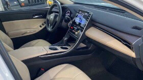 Toyota Avalon - Image 7