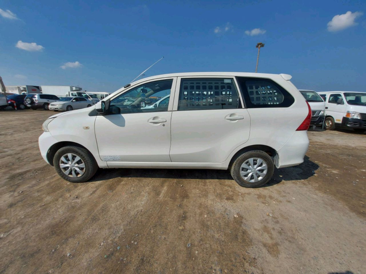 Toyota Avanza - Image 5