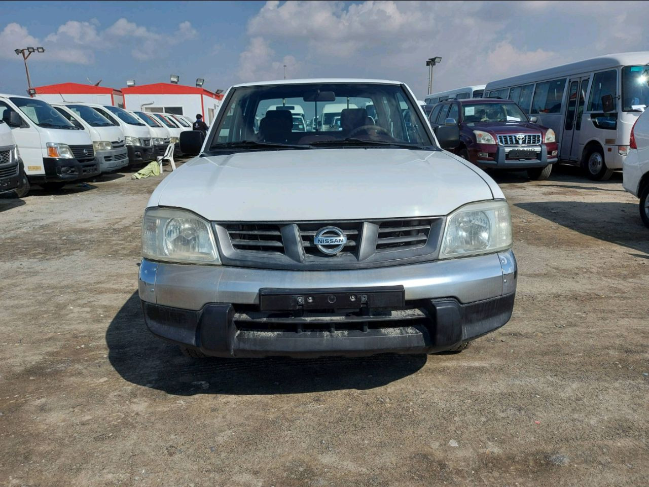 Nissan Double cabin 2400 - Image 3
