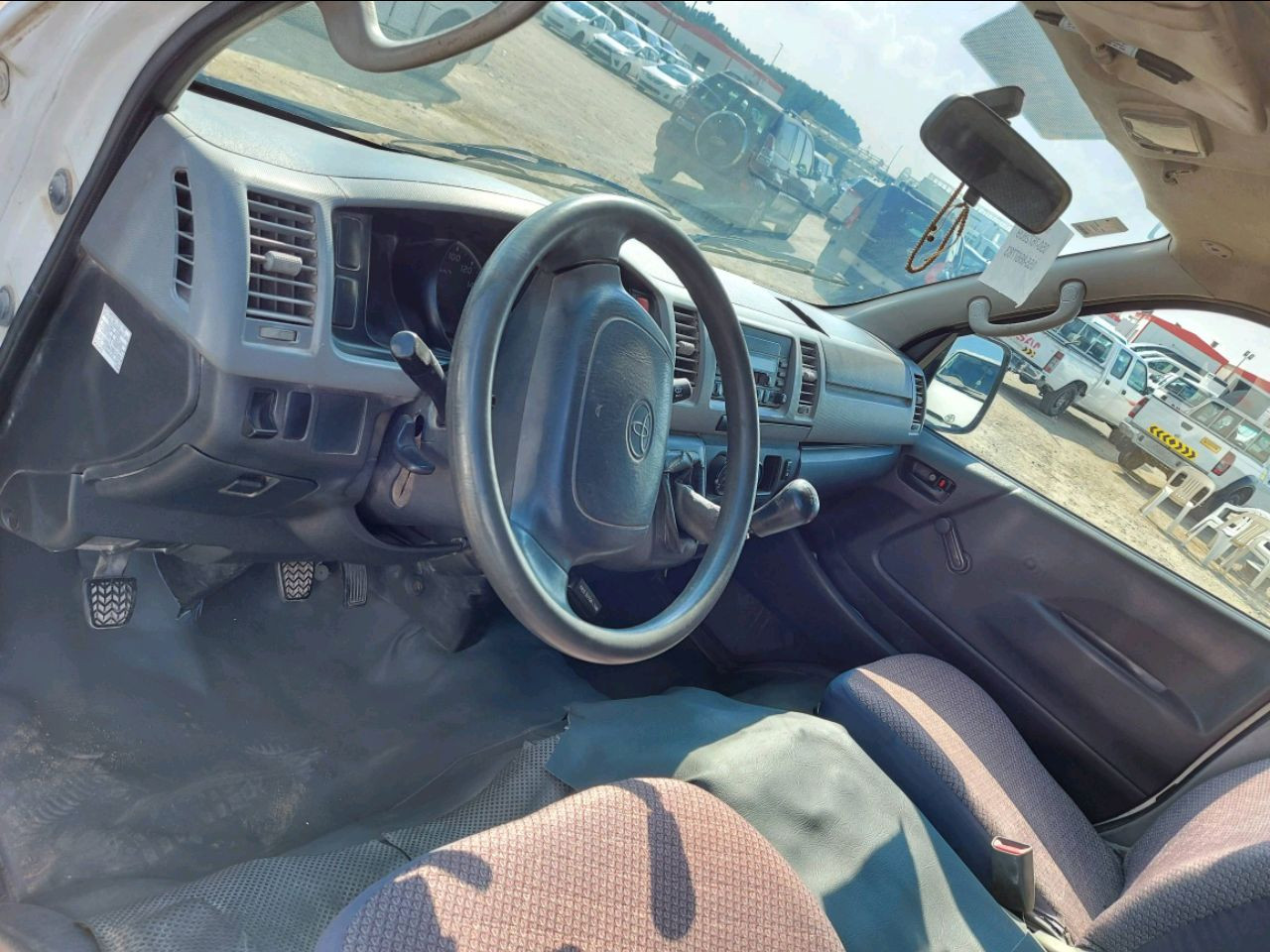 Toyota Hiace - Image 5