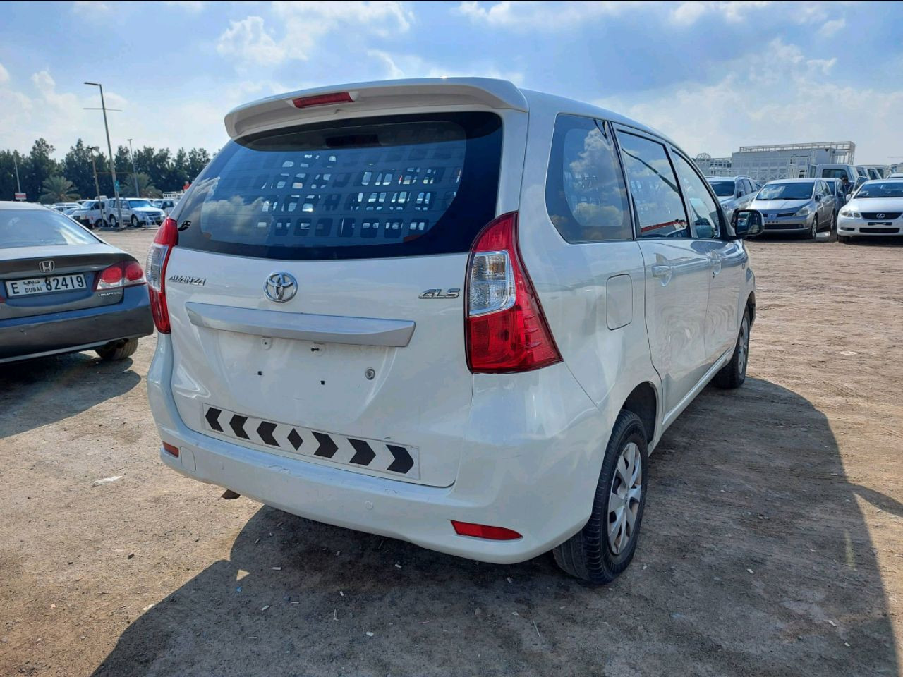 Toyota Avanza - Image 4