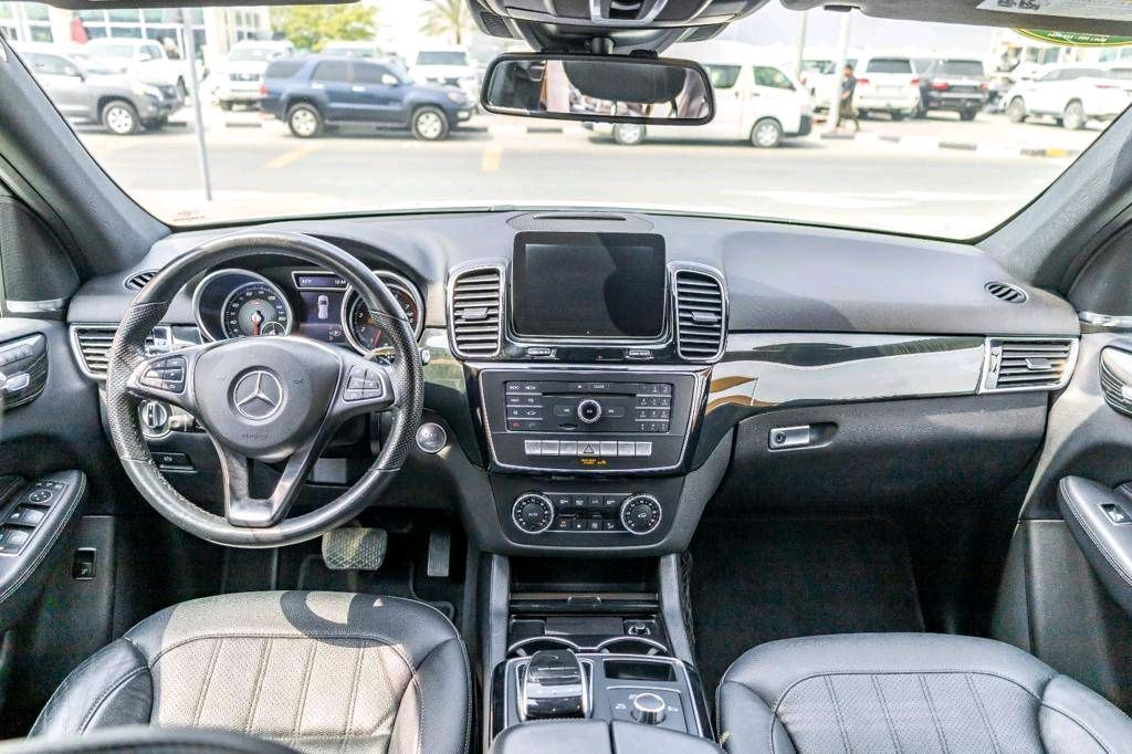 Mercedes Benz GLE SUV - Image 6