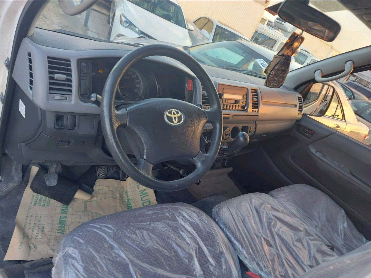 Toyota Hiace - Image 4