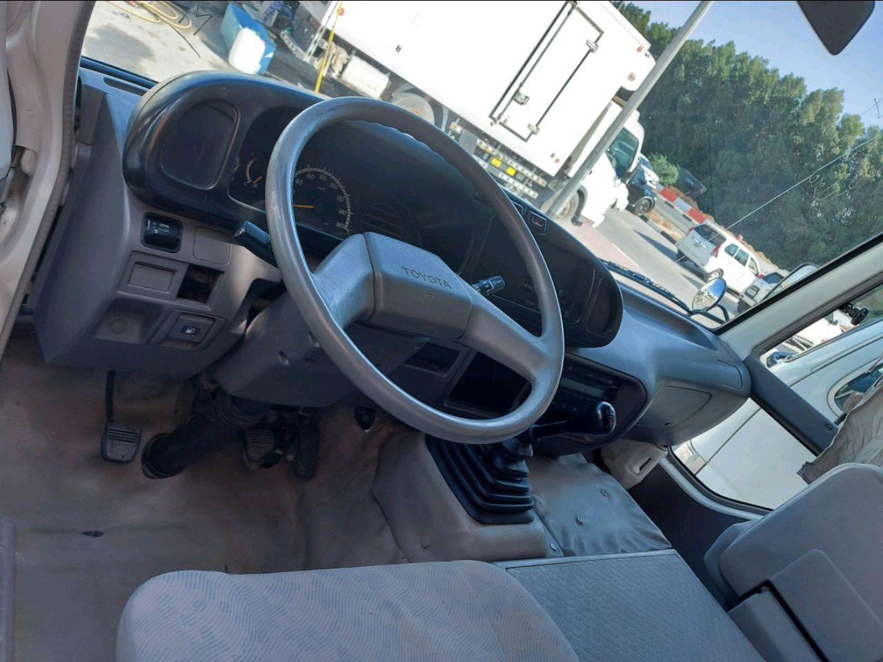 Toyota Coaster - Image 5