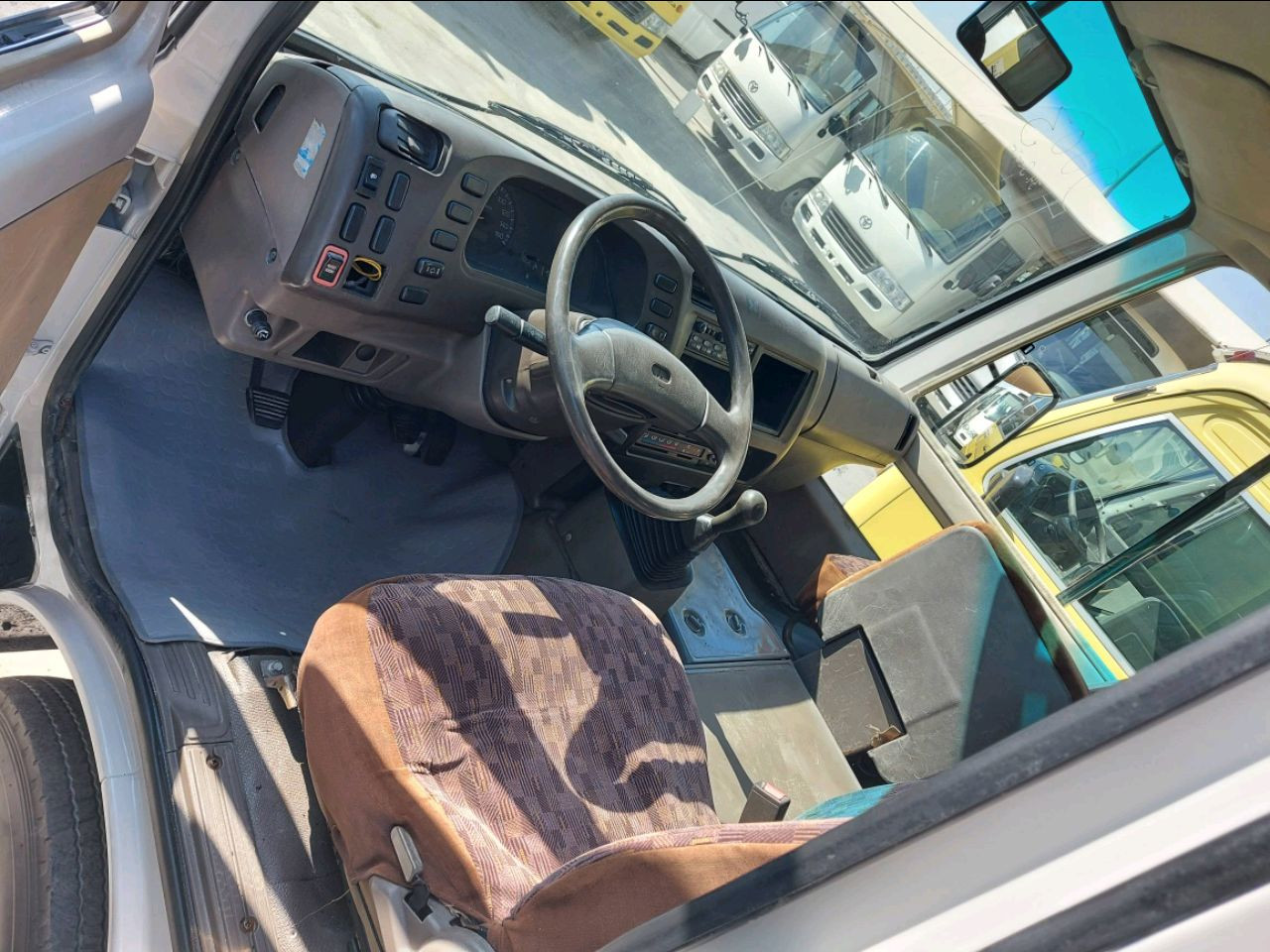 Mitsubishi Rosa - Image 5