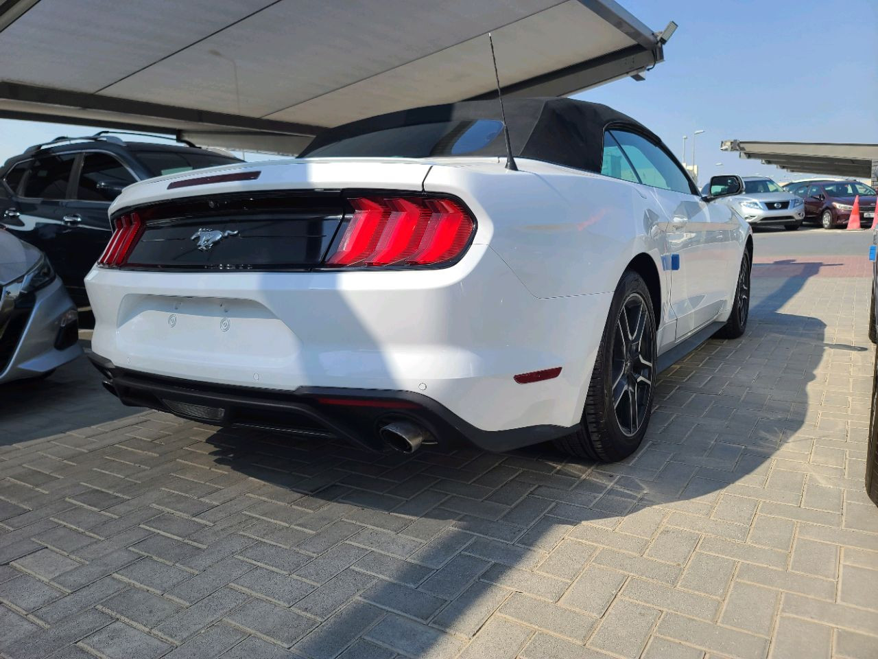 Ford Mustang - Image 8
