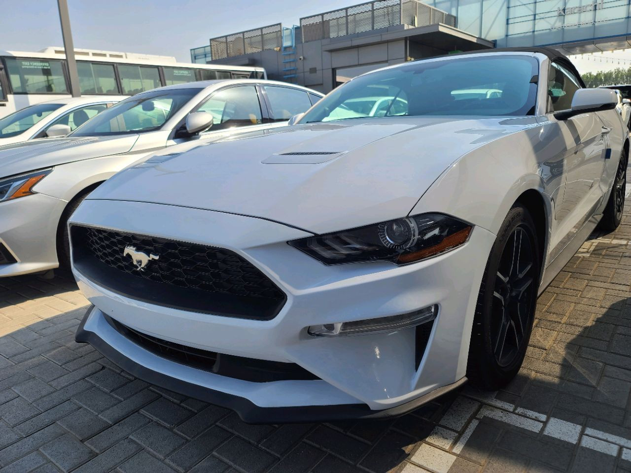 Ford Mustang - Image 5