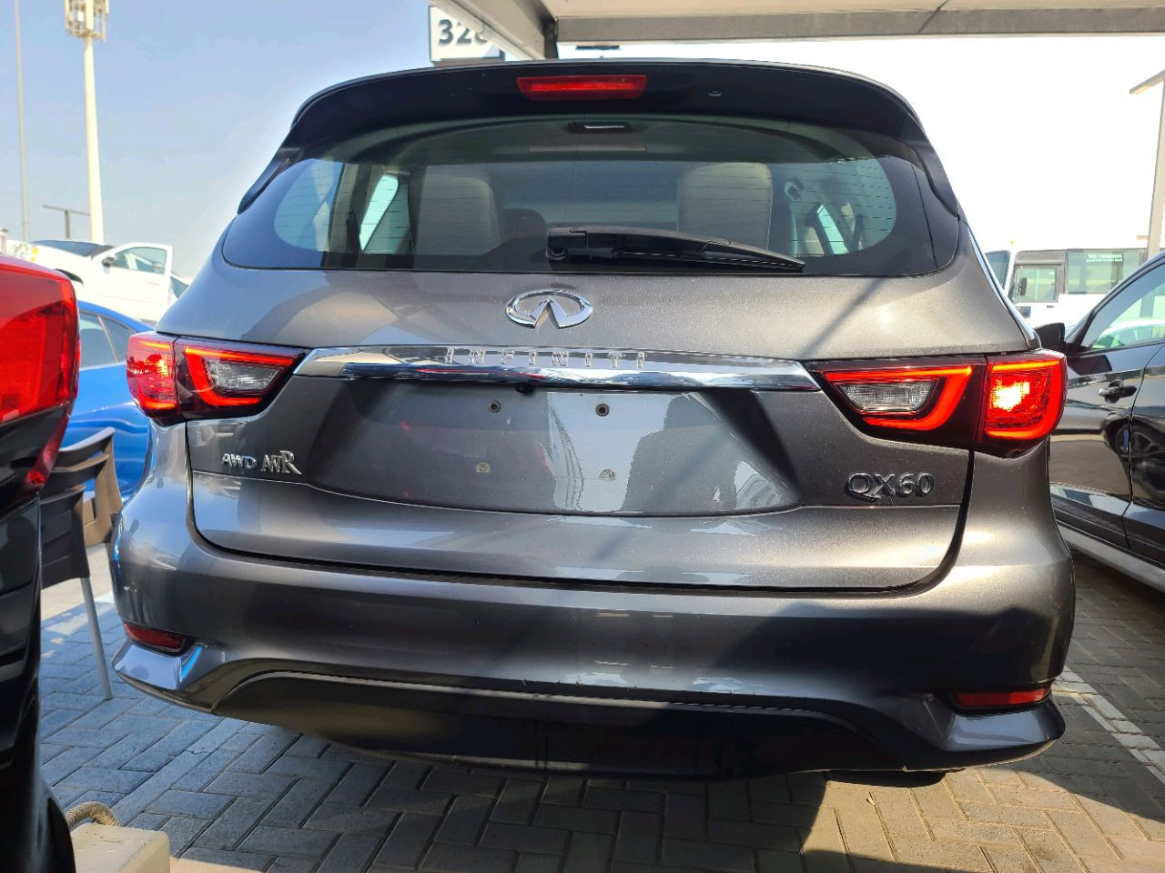 Infiniti QX60 - Image 3