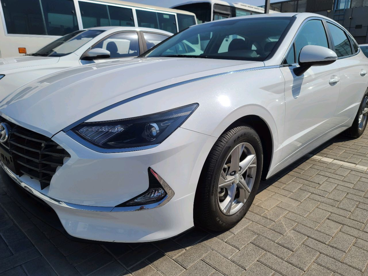 Hyundai Sonata - Image 9