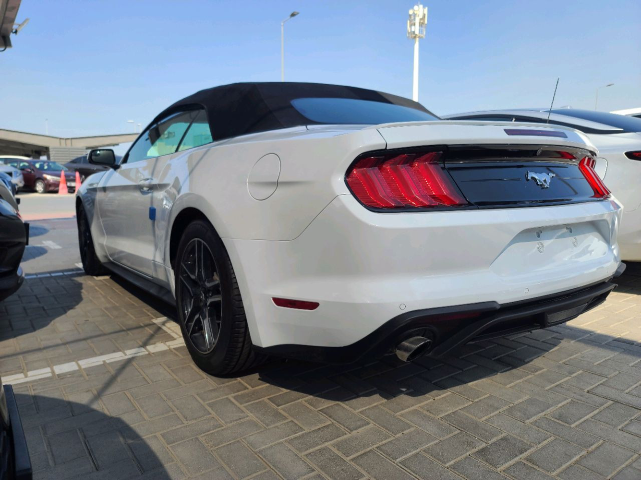 Ford Mustang - Image 6