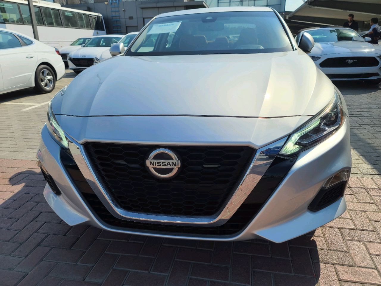 Nissan Altima - Image 9