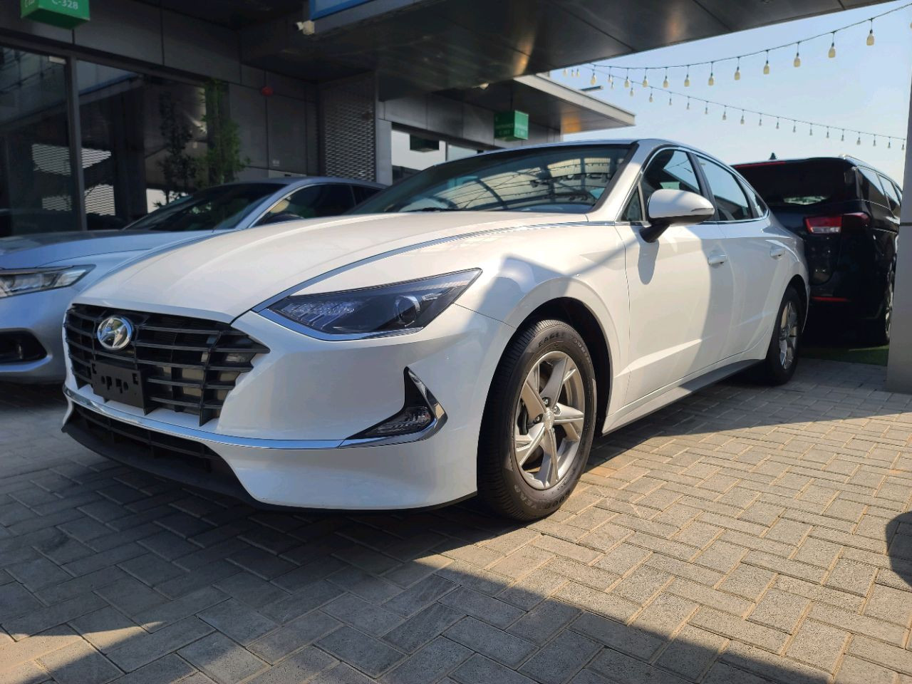 Hyundai Sonata - Image 9