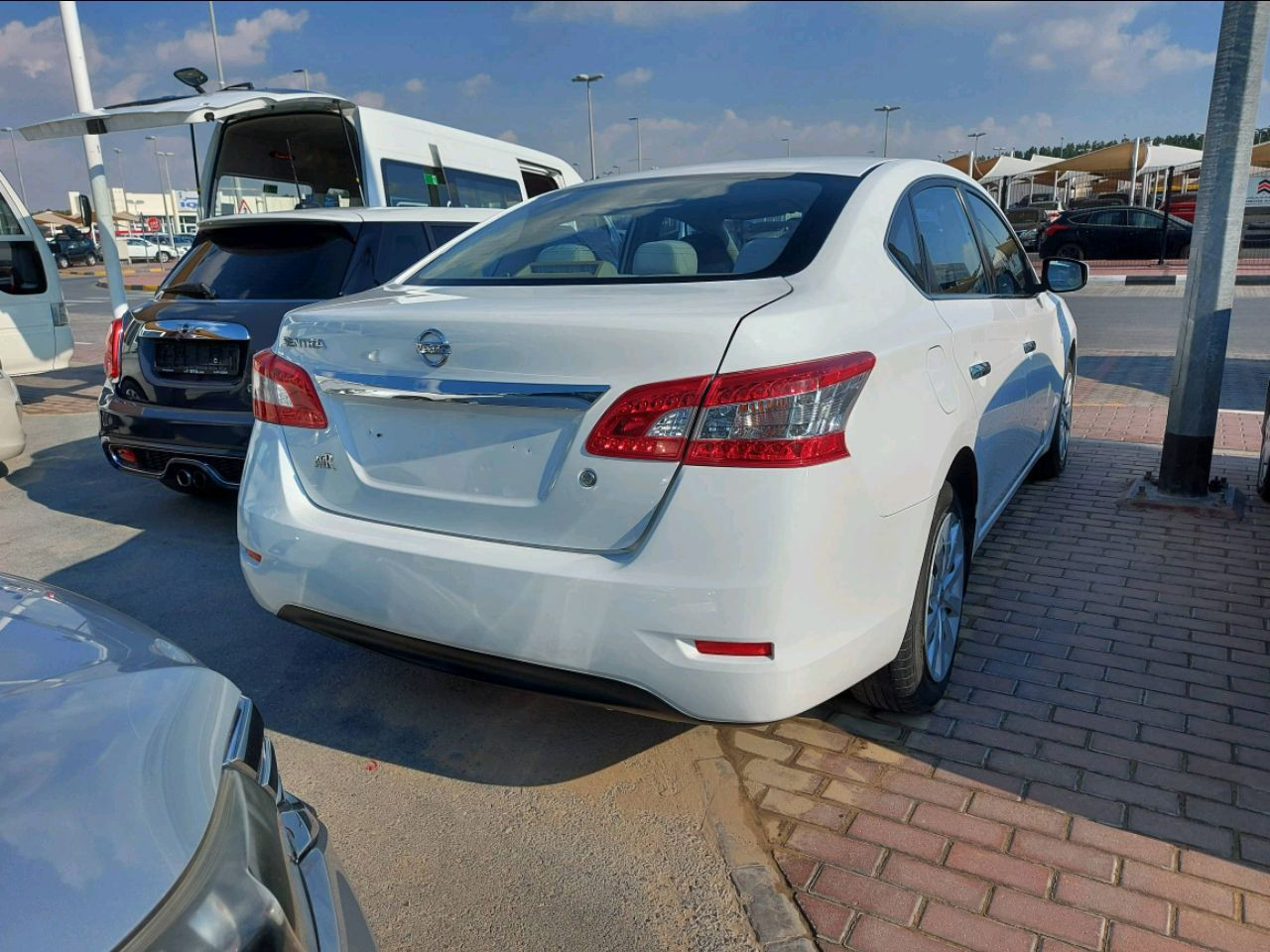 Nissan Sentra - Image 3