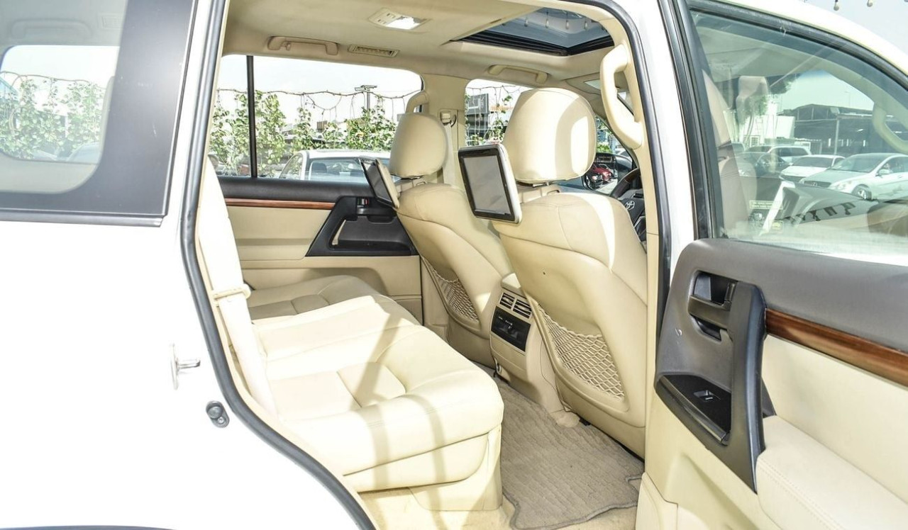 Toyota Land Cruiser - Image 4