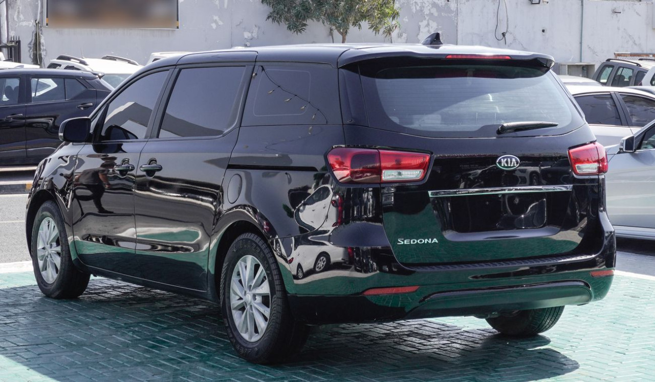 KIA Sedona - Image 3