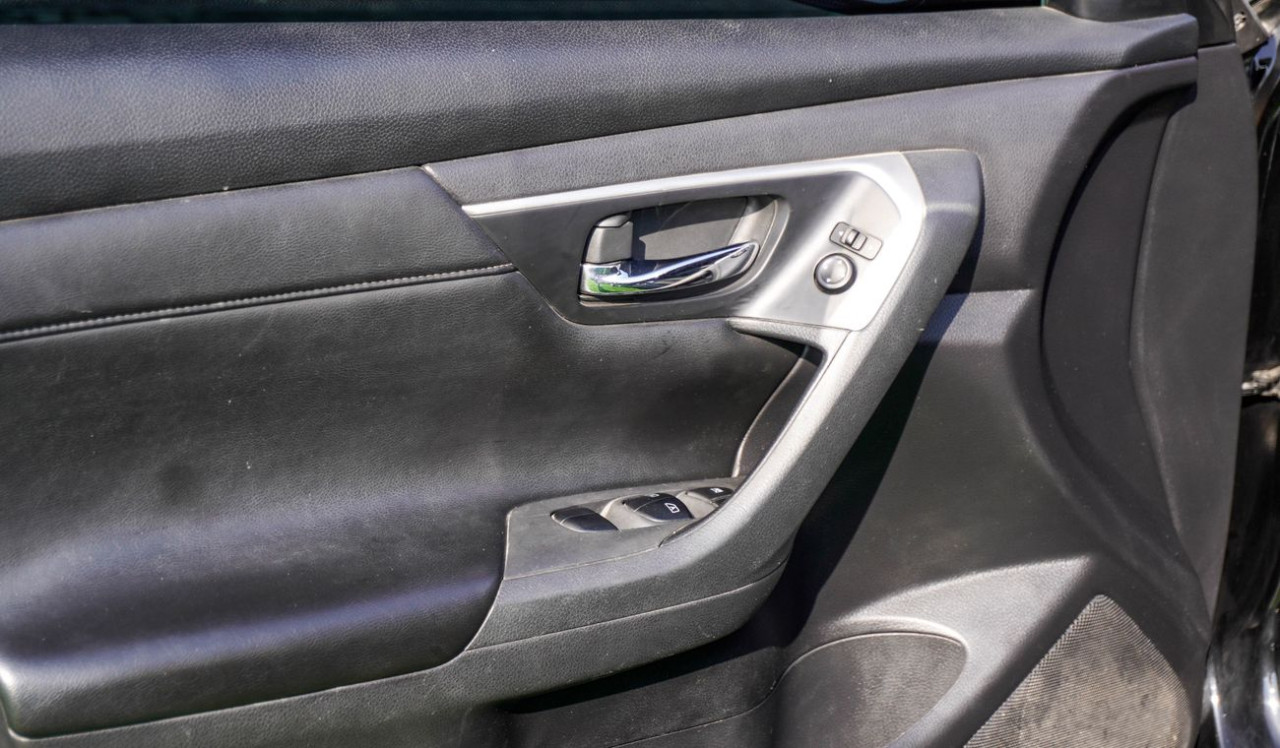 Nissan Altima - Image 4