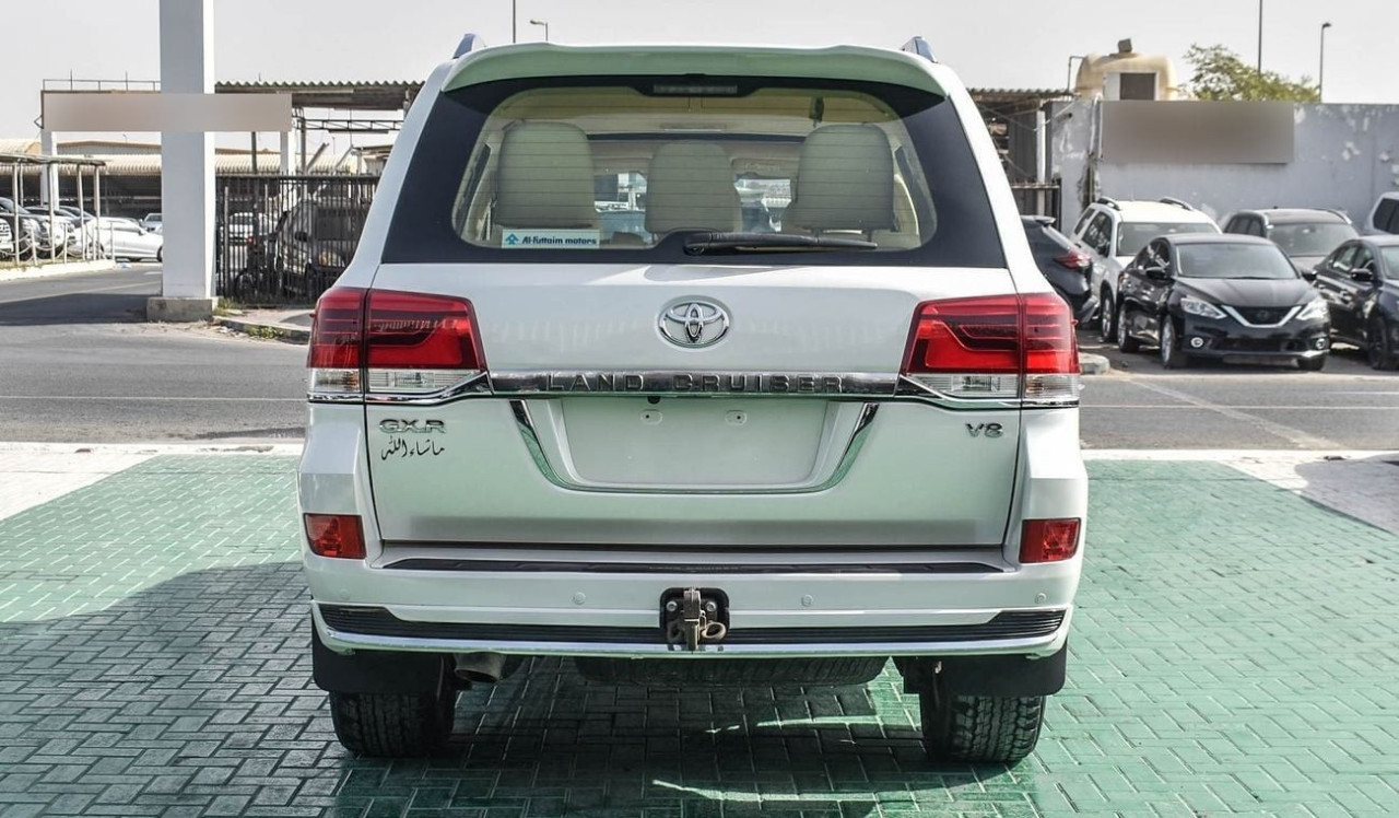 Toyota Land Cruiser - Image 8