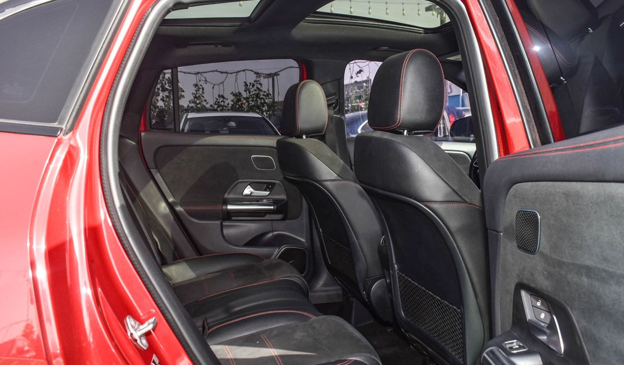 Mercedes Benz GLA - Image 10