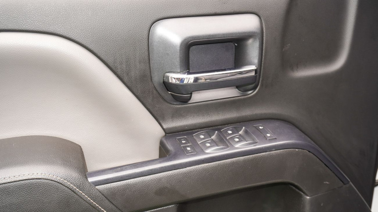 GMC Sierra - Image 7