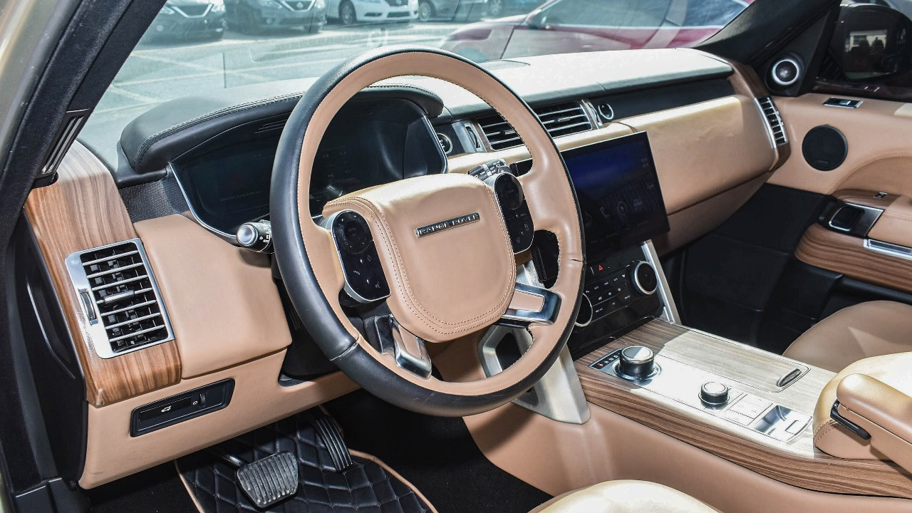 Range Rover Vogue - Image 10