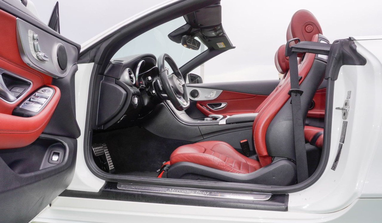 Mercedes Benz C-Class - Image 8
