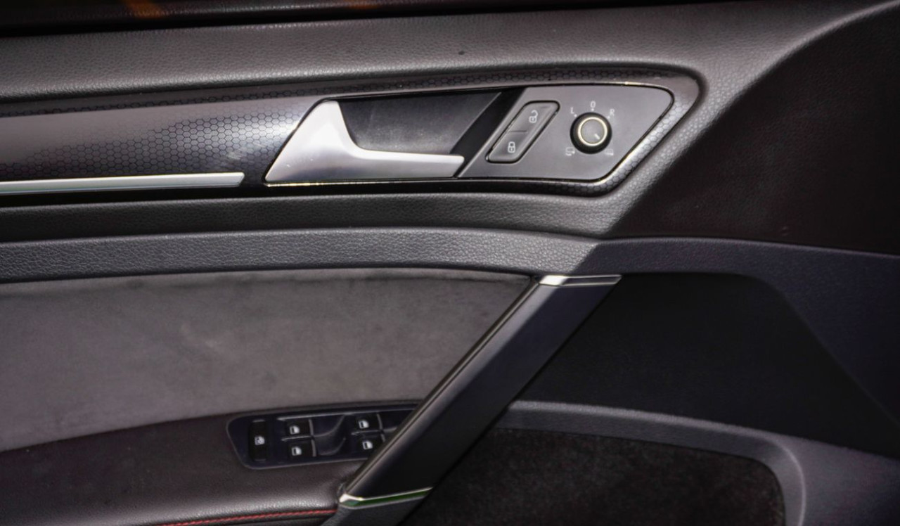 Volkswagen Golf - Image 3
