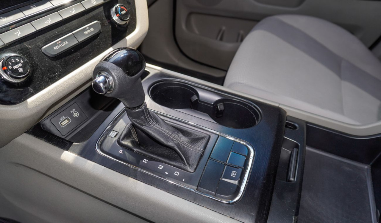 KIA Sedona - Image 12