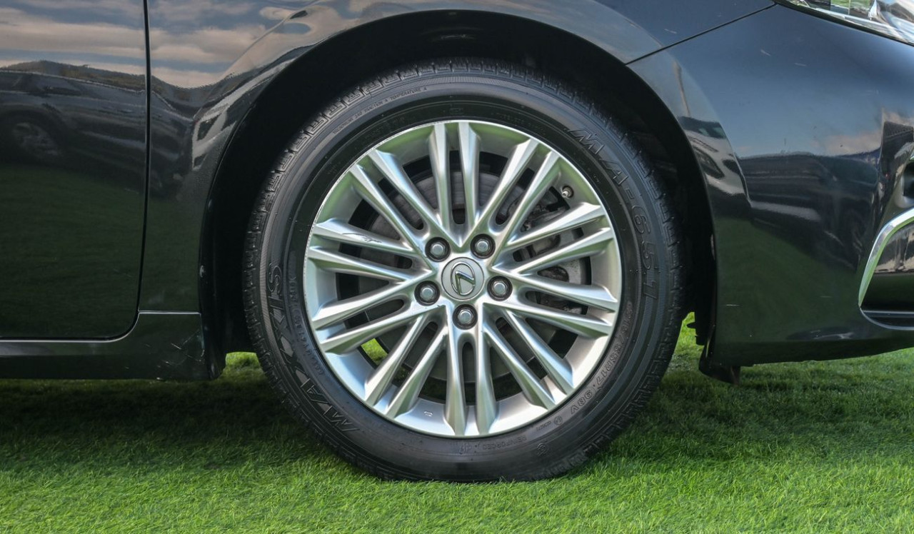 Lexus ES-Series - Image 3