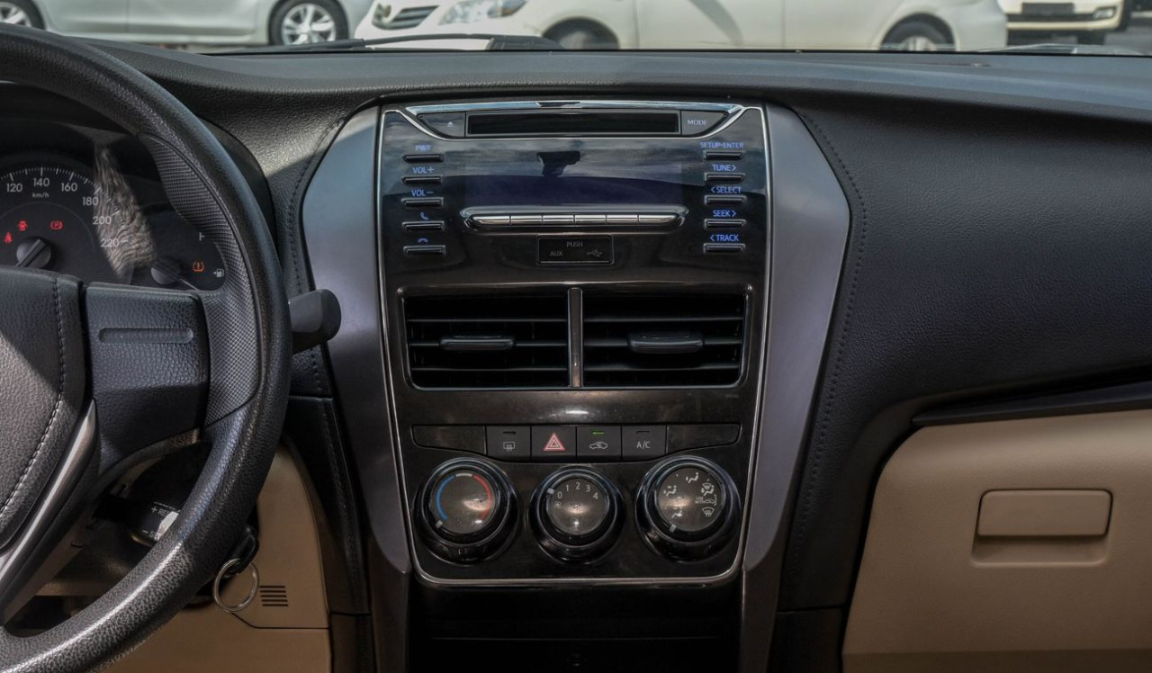 Toyota Yaris - Image 12