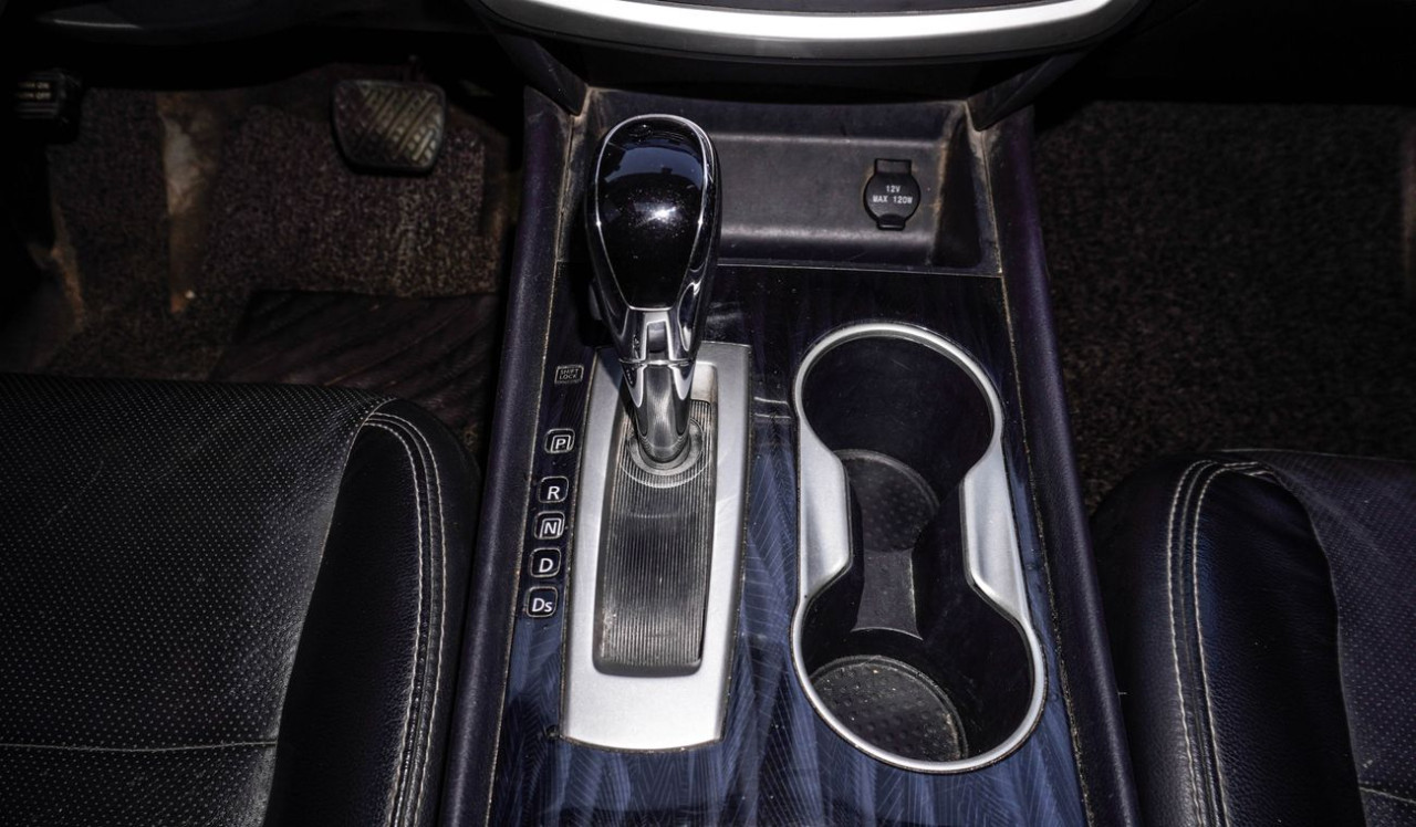 Nissan Altima - Image 10