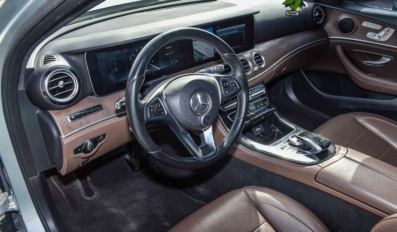 Mercedes Benz E-Class - Image 11
