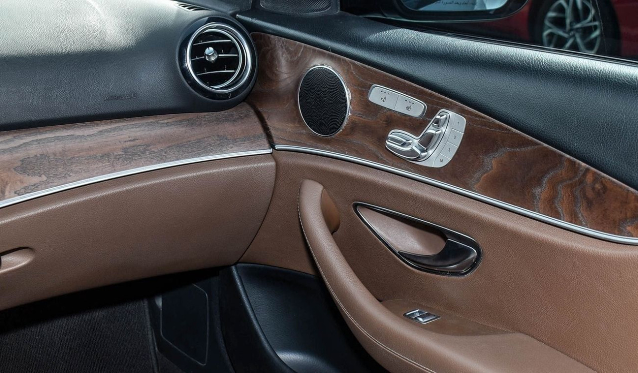 Mercedes Benz E-Class - Image 12