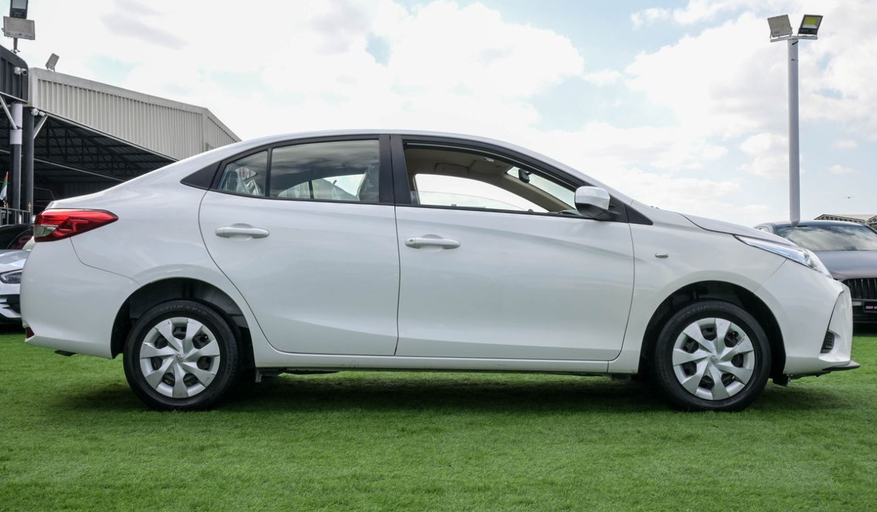 Toyota Yaris - Image 10