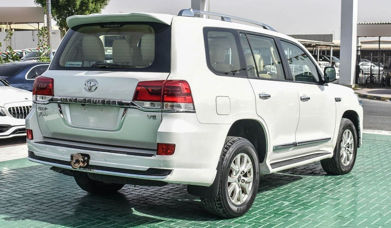 Toyota Land Cruiser - Image 9