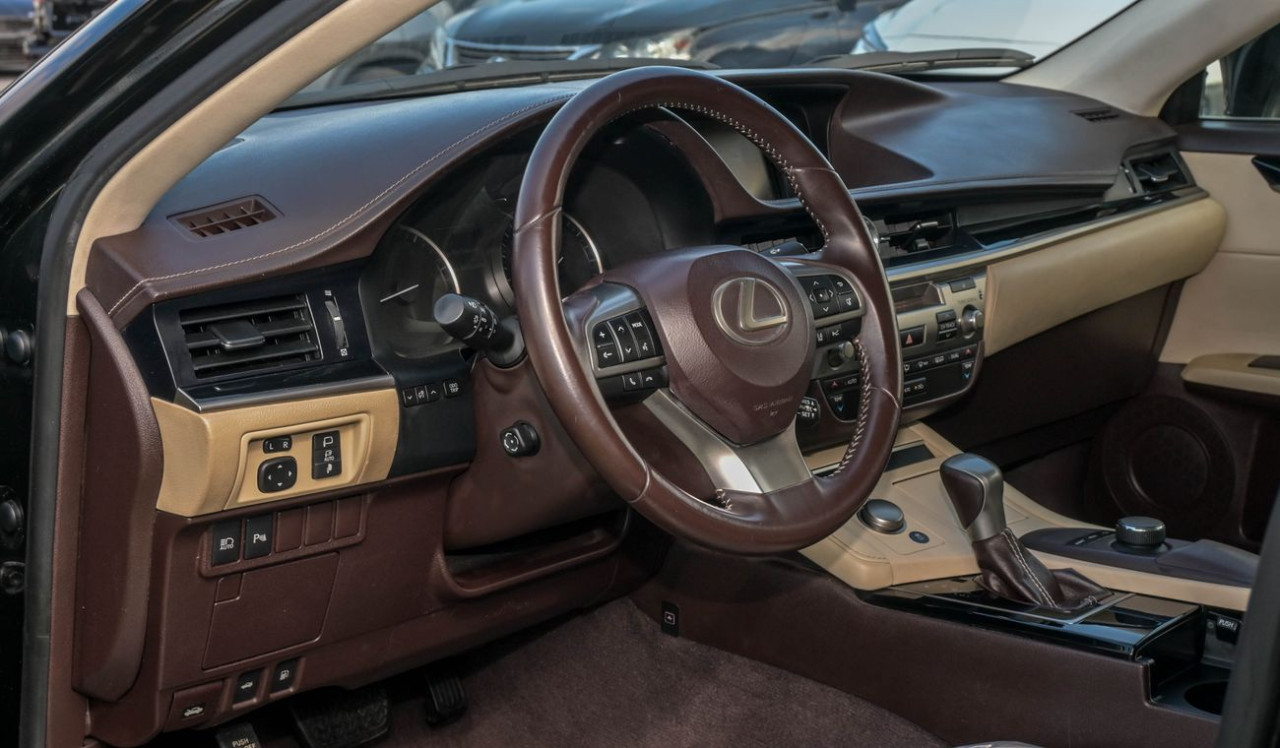 Lexus ES-Series - Image 10