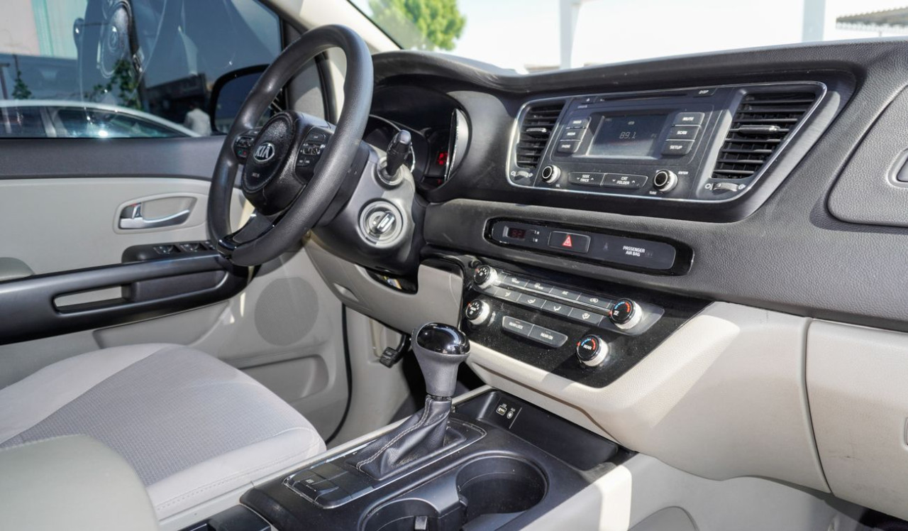 KIA Sedona - Image 10