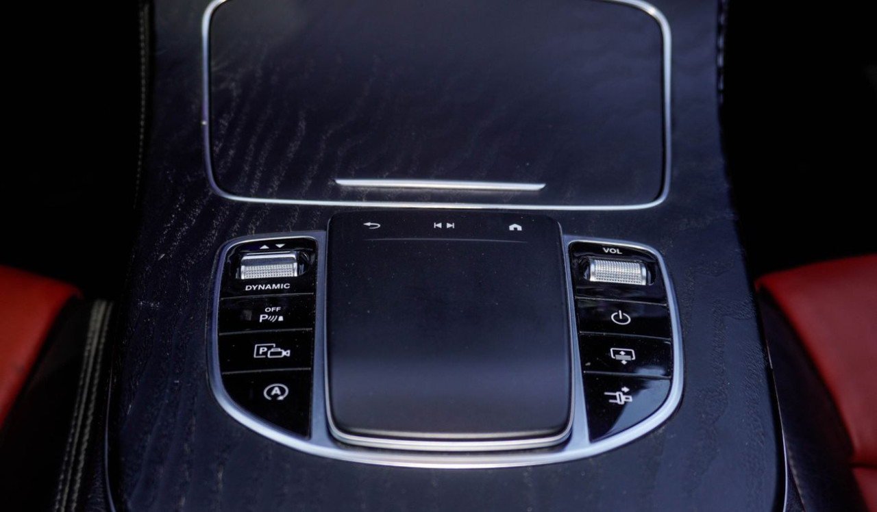 Mercedes Benz E-Class - Image 3