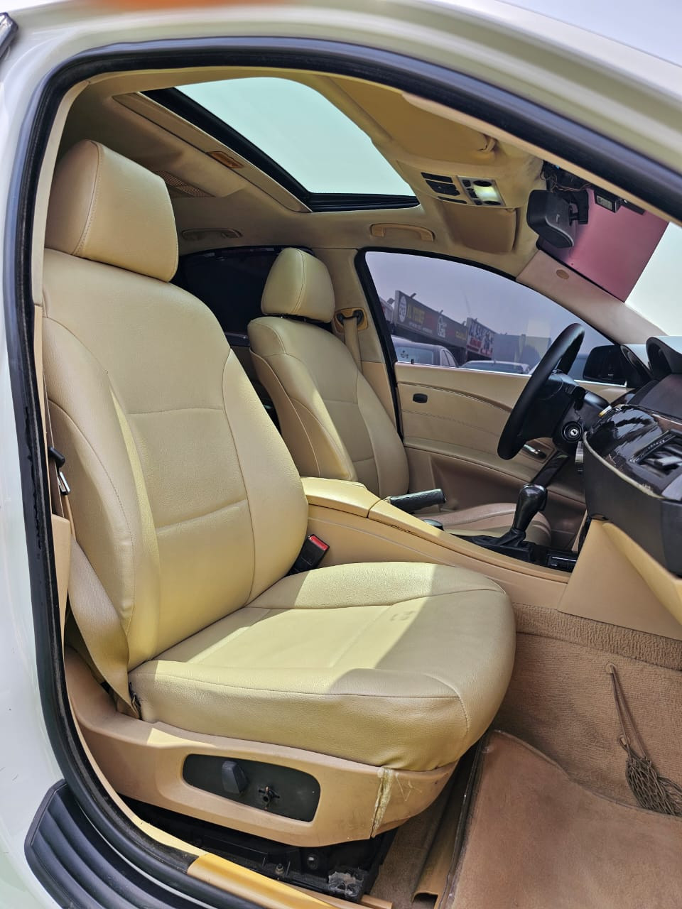 BMW 5-Series - Image 6