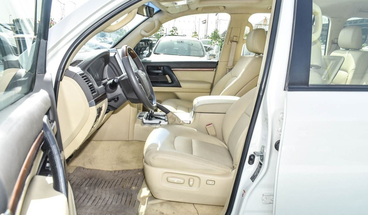 Toyota Land Cruiser - Image 10