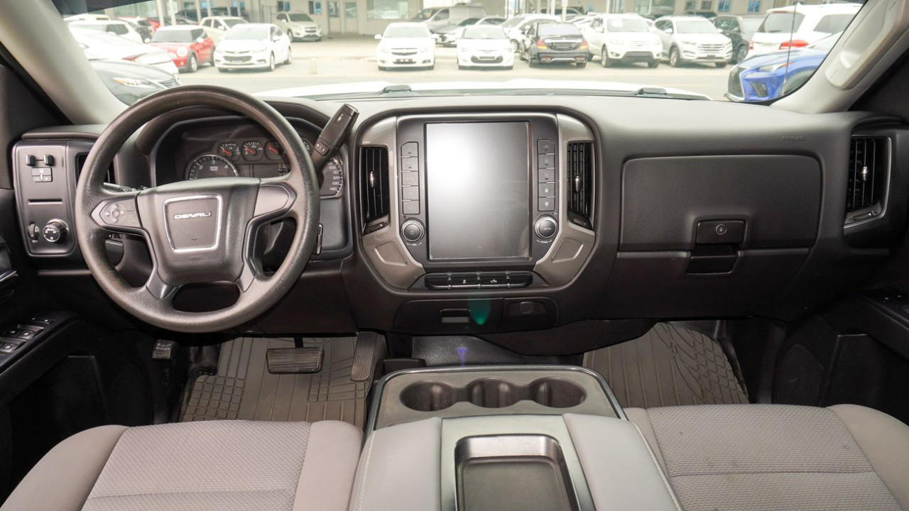 GMC Sierra - Image 12