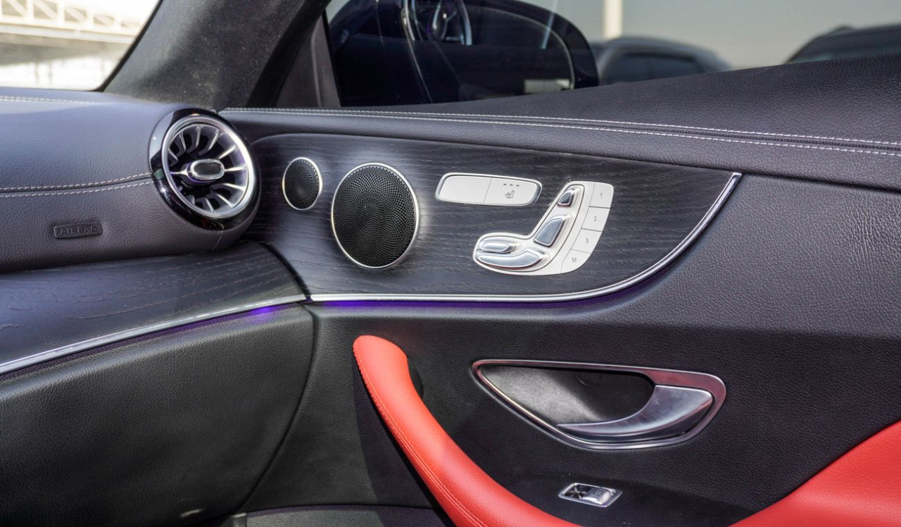 Mercedes Benz E-Class - Image 8
