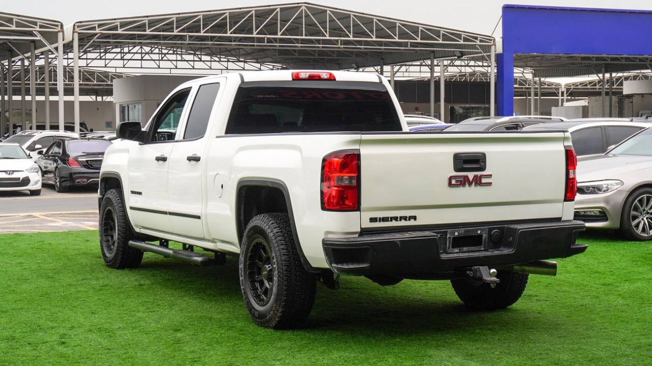 GMC Sierra - Image 5