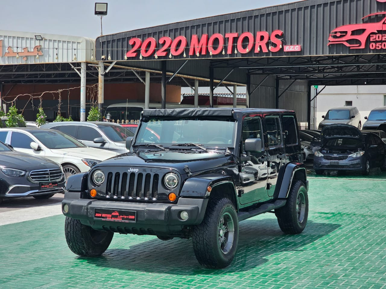 Jeep Wrangler - Image 12