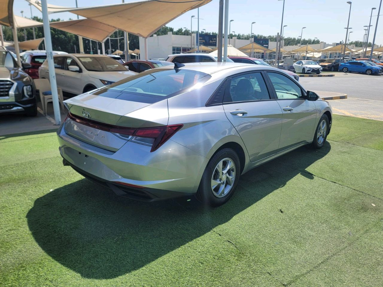 Hyundai Elantra - Image 9