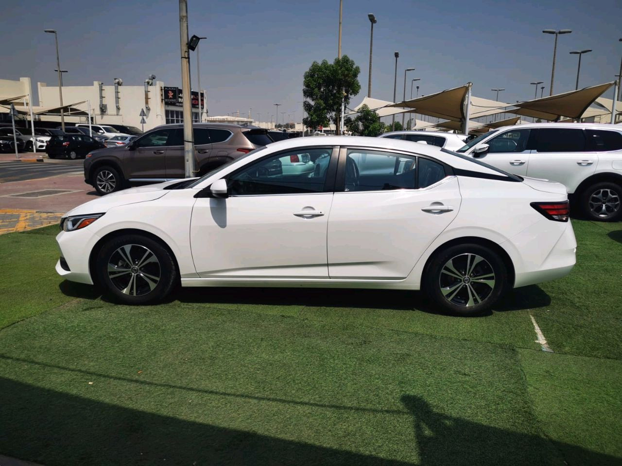 Nissan Sentra - Image 16