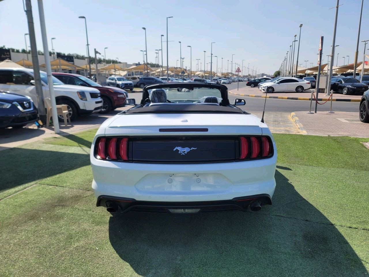 Ford Mustang - Image 7