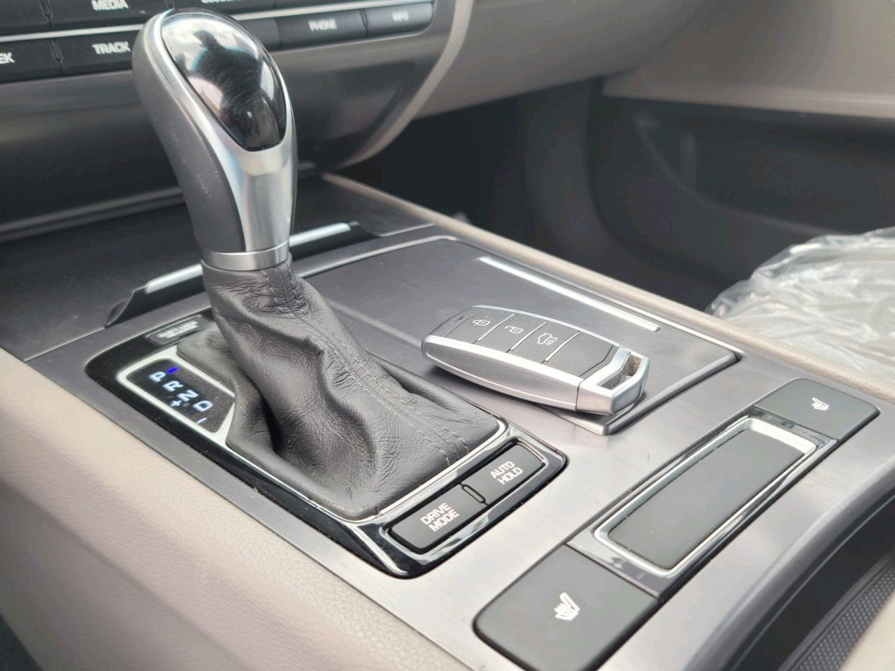 Genesis G 80 - Image 15