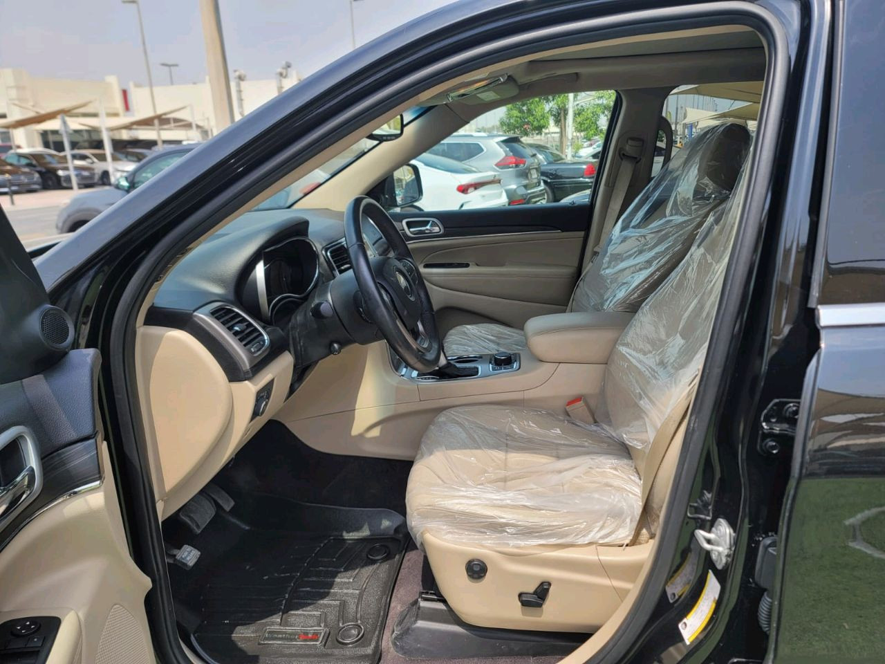 Jeep Grand Cherokee - Image 16